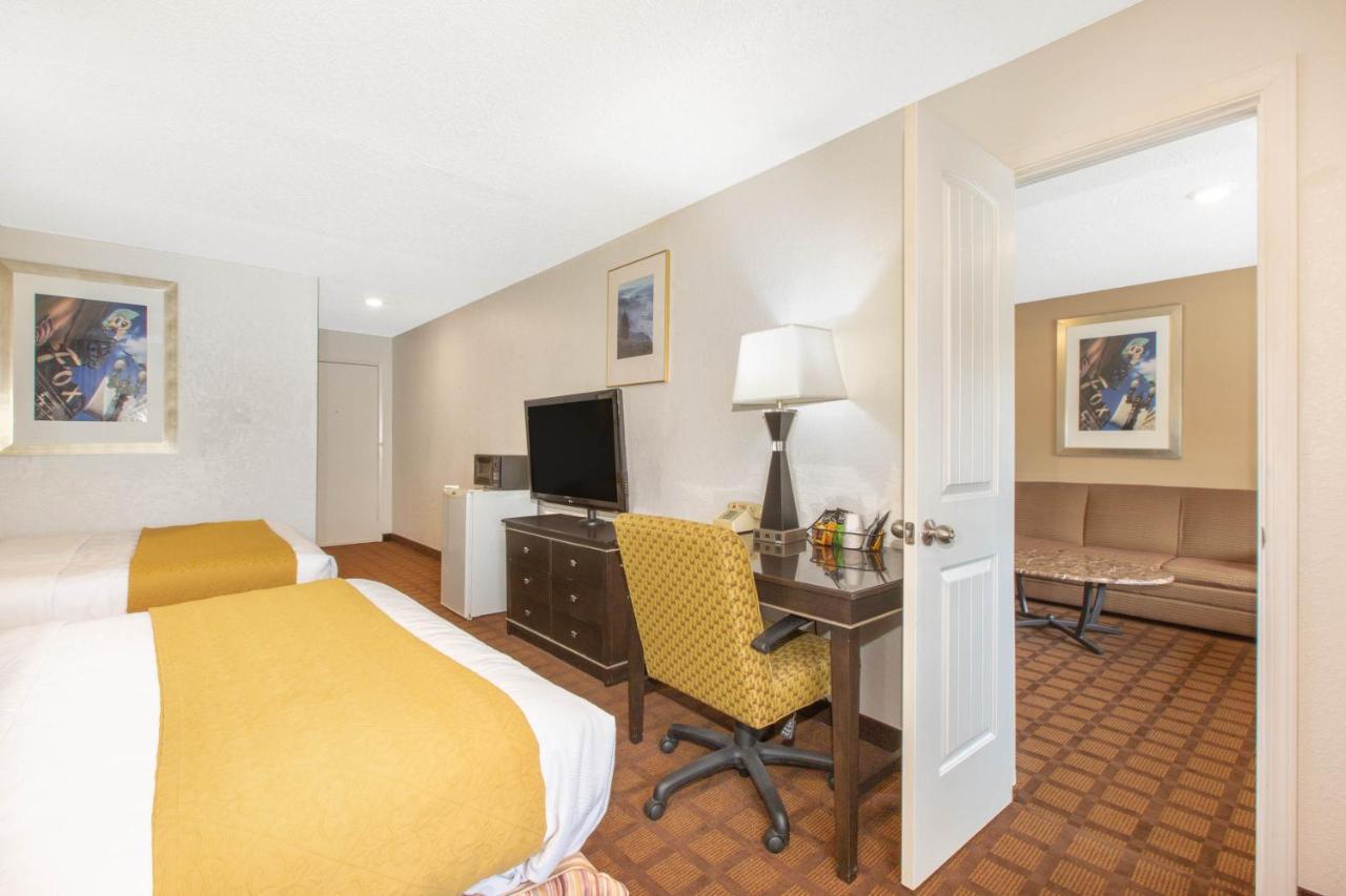 Baymont By Wyndham Roseburg Otel Dış mekan fotoğraf